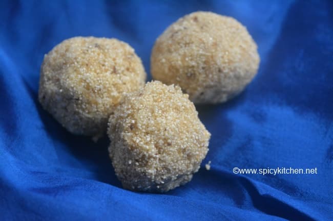 rava-coconut-laddu
