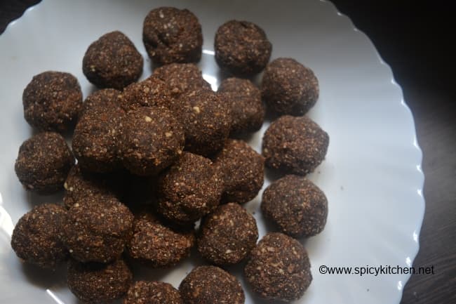 ragi-peanut-ladoo